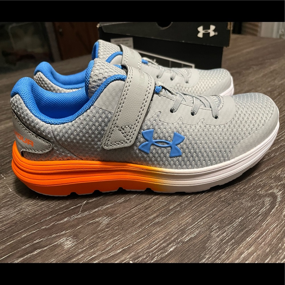 NIB Under Armour tennis shoes size 1.5